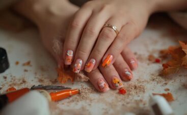 Ideas de uñas cortas para el otoño